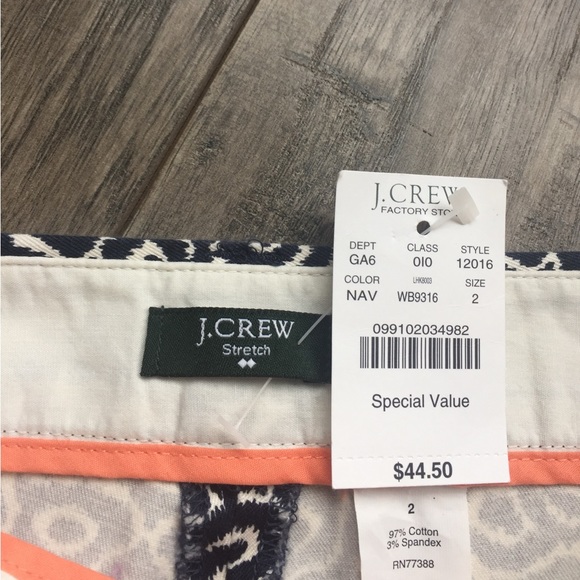 NWT J Crew size 2 shorts navy and white - Picture 2 of 3
